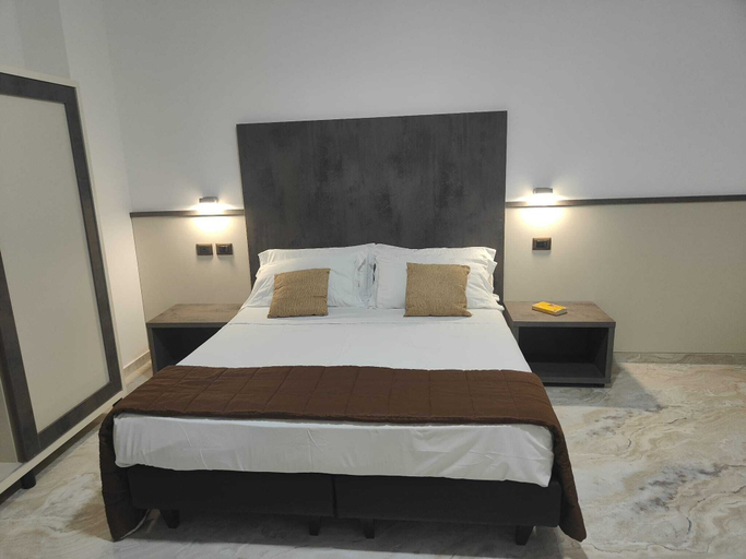 Bedroom 2, HOTEL EBOLI, Salerno