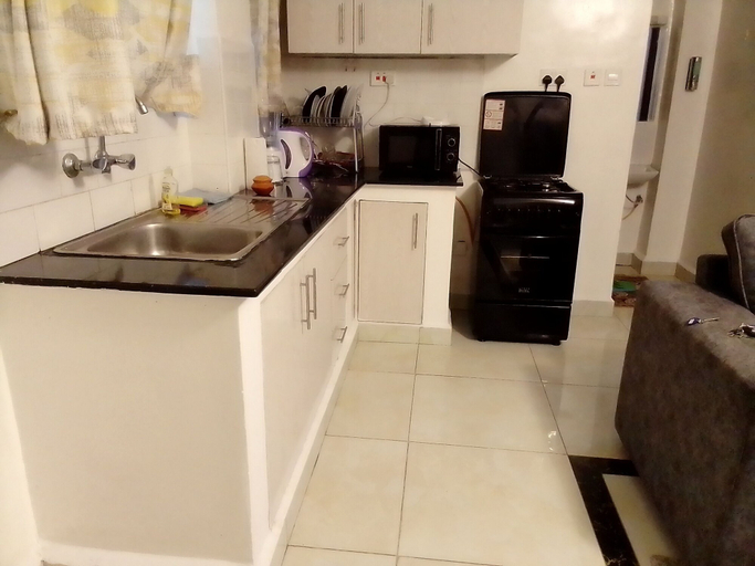 Private kitchen 2, 1 Bed Flat - Sleeps 2 - Parking - Wifi, Embakasi South