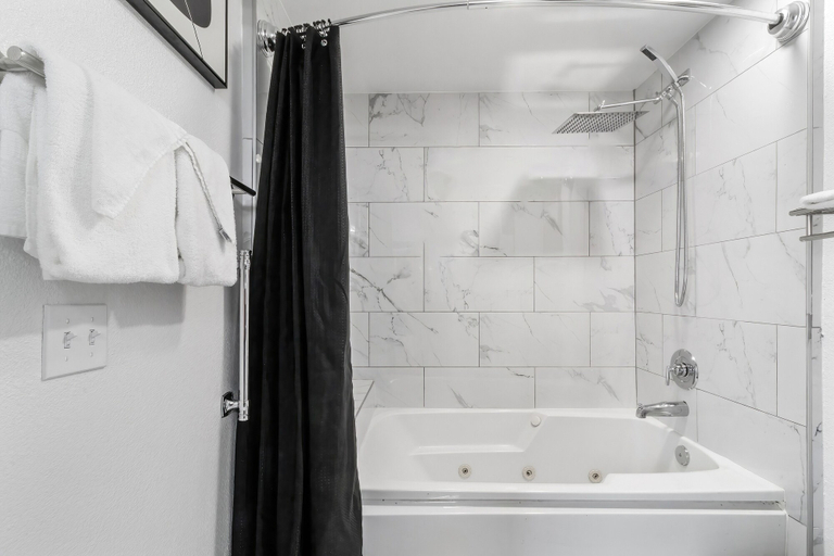 Bathroom 5, Ascot Suites, San Luis Obispo
