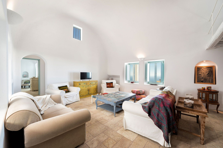 Living area 2, Sleeps8-parking-garden-pool-sunsets-barbeque, South Aegean
