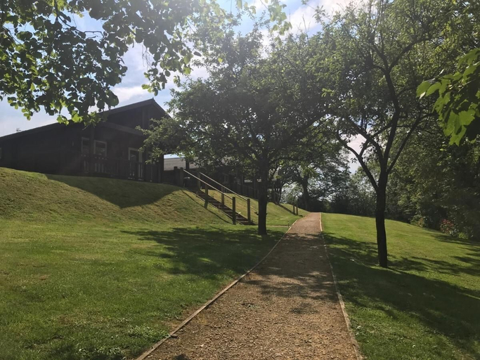 Others 5, Hollybush Lodges, Somerset