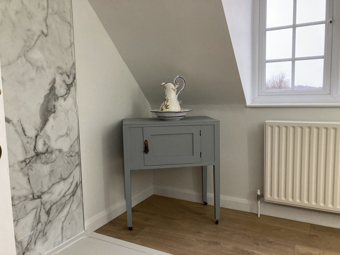 Others 5, Yew Tree House, Oxfordshire