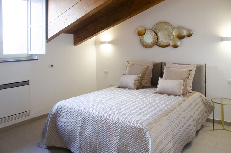 Bedroom 3, Donna Elena Rooms, Salerno