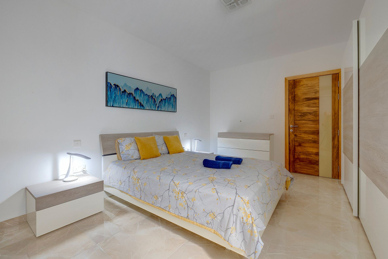 Bedroom 3, Deluxe Apartment Steps to St George's Bay