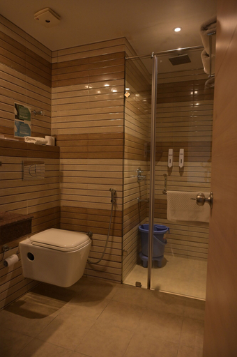 Bathroom 4, Hotel River Retreat, Kangra