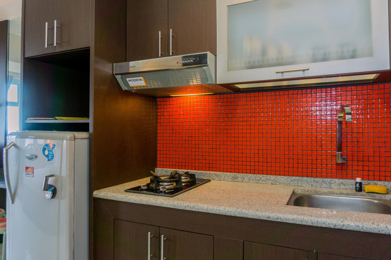 Private kitchen 4, Modern Look And Comfy Studio Great Western Resort Apartment, Tangerang