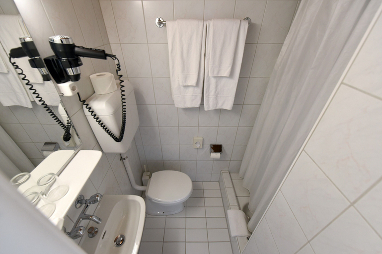 Bathroom 4, Hotel National Bern, Bern