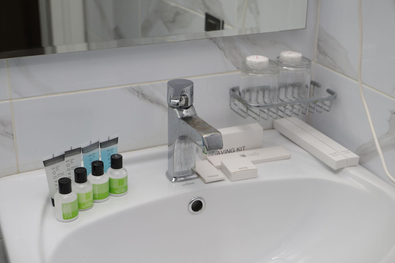 Bathroom 4, Grand Midway Hotel, Baku