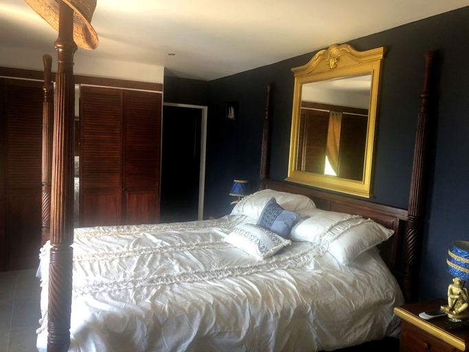 Bedroom, Océan Cave