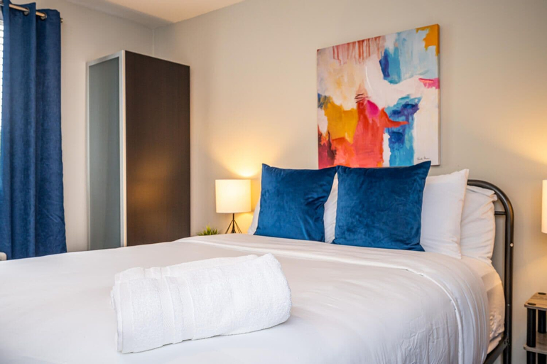 Downtown 2BR King Bed FREE Parking 1413, Fulton
