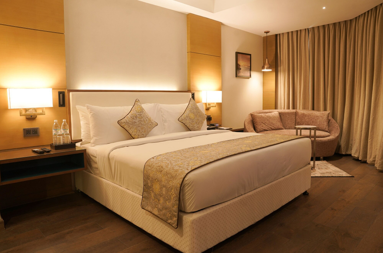 Bedroom 4, Gokulam Grand Hotel, Thiruvananthapuram