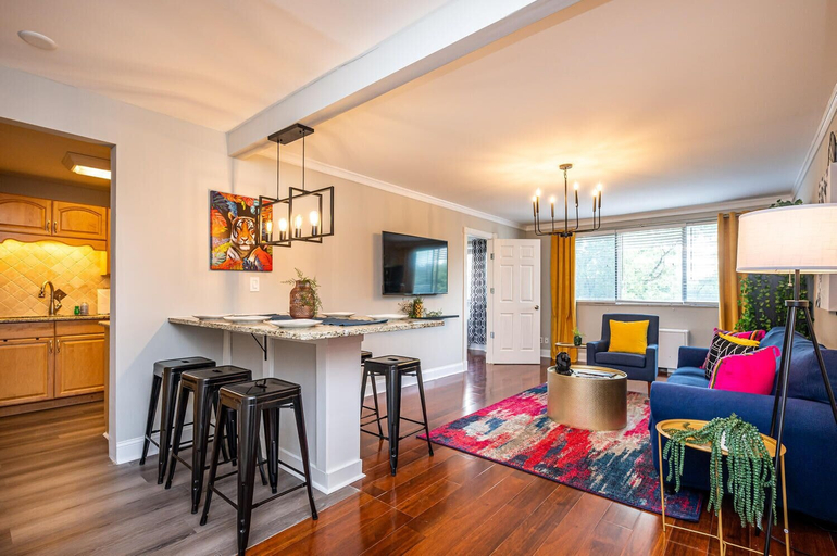 Others 4, Downtown 2BR King Bed FREE Parking 1413, Atlanta