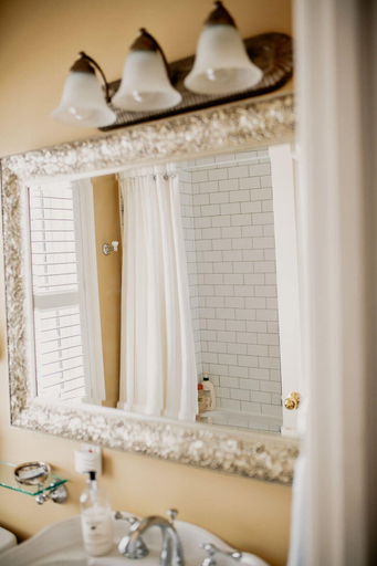 Bathroom 3, Upper Rideau Bed & Breakfast, Leeds and Grenville