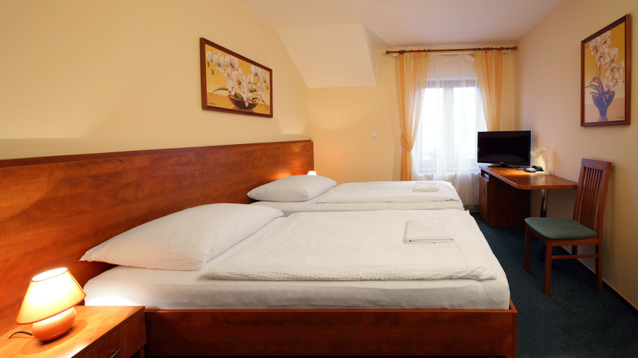 Bedroom 4, Hotel Palace, Plzeň