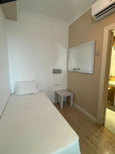 Bedroom 4, Hotel Trafalgar, Cádiz