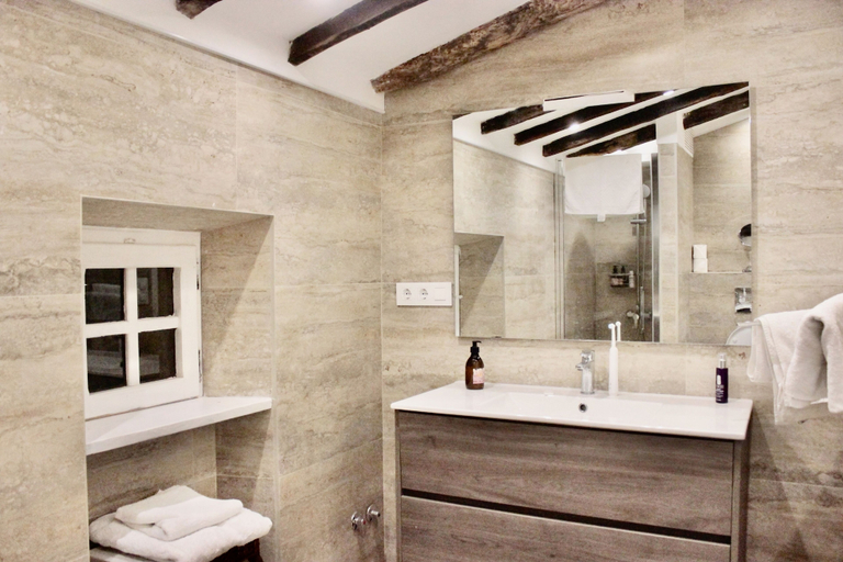 Bathroom 3, Masia Mimosa, Girona