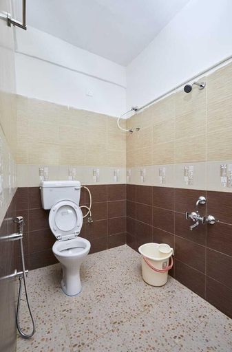 Bathroom 3, Nandi Hills Resort Hotel, Bangalore Rural