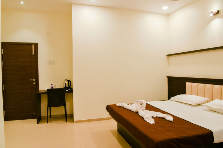 Bedroom 3, Malvan's Aishwarya Hotel, Sindhudurg