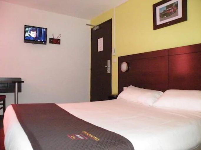 Bedroom 3, Enzo Hotels, Haut-Rhin