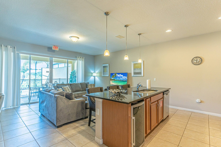 Solterra by PRP, Polk