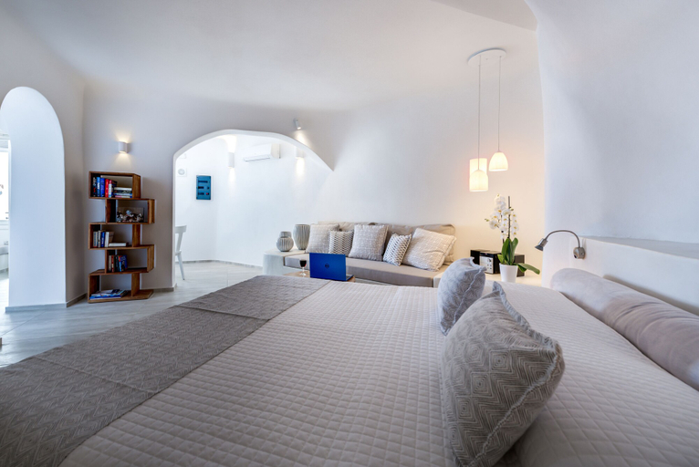 Bedroom 5, Damigos Caldera World, South Aegean