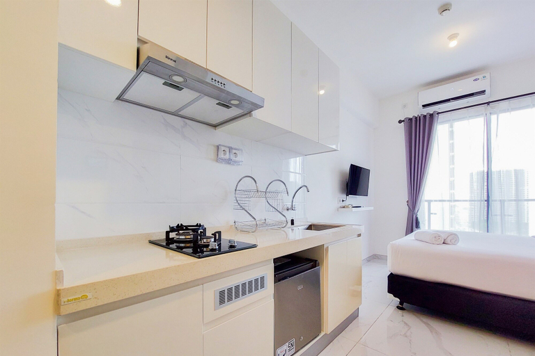 Private kitchen 4, Strategic And Elegant Studio Apartment At Sky House Bsd, Tangerang Selatan