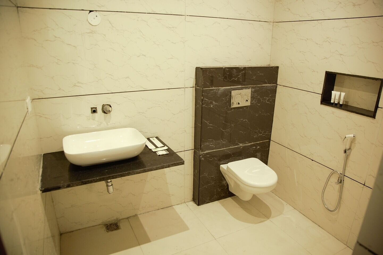 Bathroom 4, Raja Ji Hotels, Uttarkashi