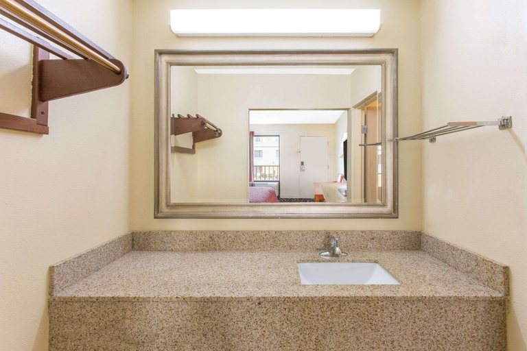 Bathroom 4, Days Inn by Wyndham Florence/I-95 North, Florence