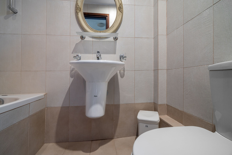 Bathroom 4, Margi House, Thessaly