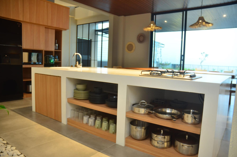 Dining Room 8
