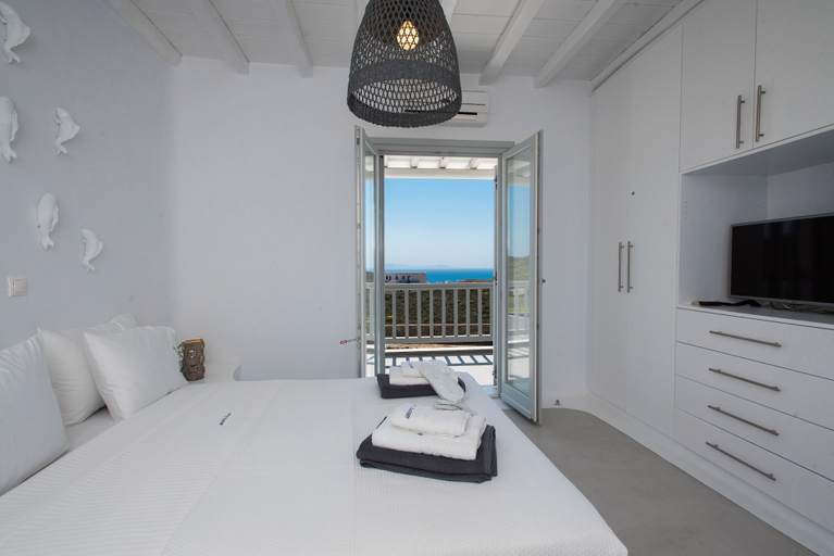 Room 4, 3-bed Villa in Mykonos With Private Pool, South Aegean
