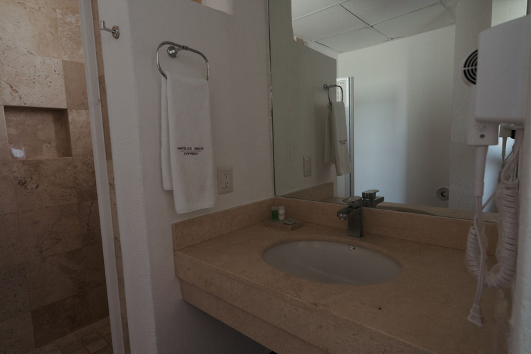Bathroom 4, Hoteles Unico Express, León