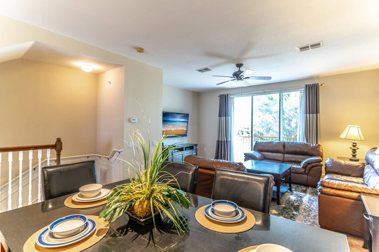 Others 1, Vista Cay 4816, Orange