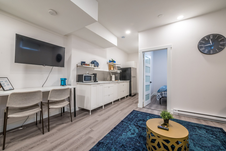 Others 5, Spacious Newly Renovated 1 Bedroom Suite, Halifax