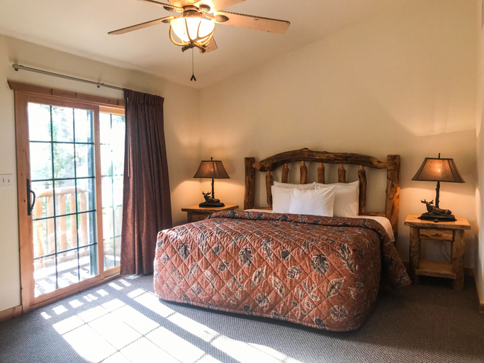 Bedroom 2, Grand Bear Resort at Starved Rock, La Salle