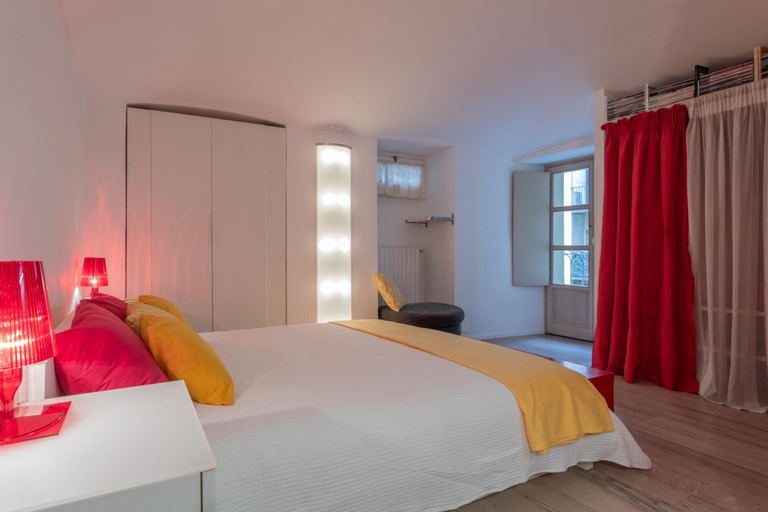 Others 3, Red Studio Near Porta Nuova by Wonderful Italy, Torino
