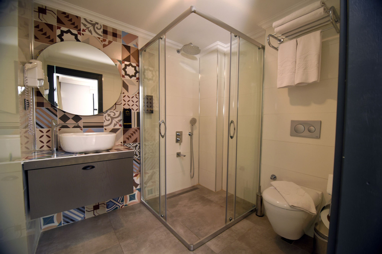 Bathroom, Cozy Flat near Hadrian's Gate - Mimoza, Antalya