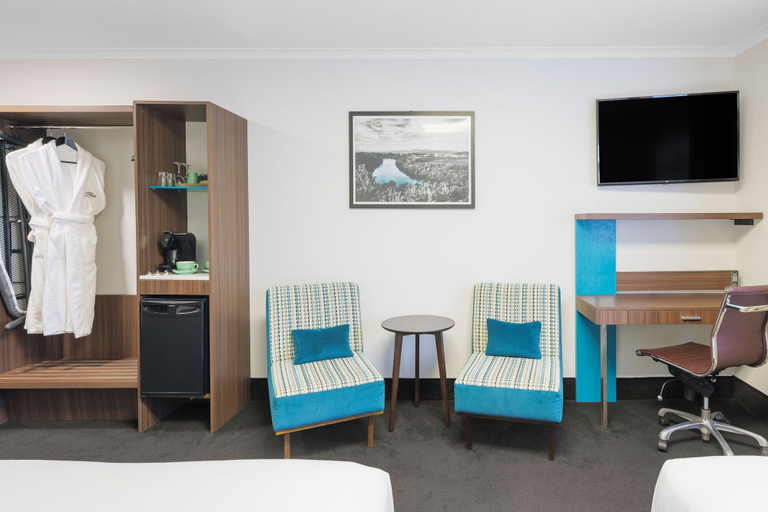 Bedroom 4, JetPark Hotel Hamilton Airport, Waipa