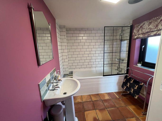 Bathroom, Couples Retreat Boutique Style Barn Conversion, Norfolk