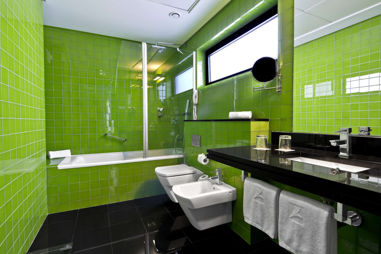 Bathroom 4, SANA Capitol Hotel, Lisbon