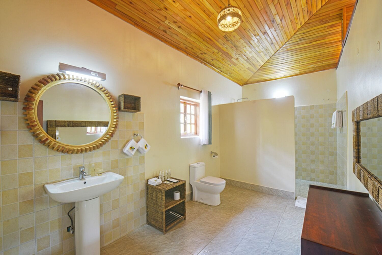 Bathroom 3, Parkview Safari lodge, Bunyaruguru