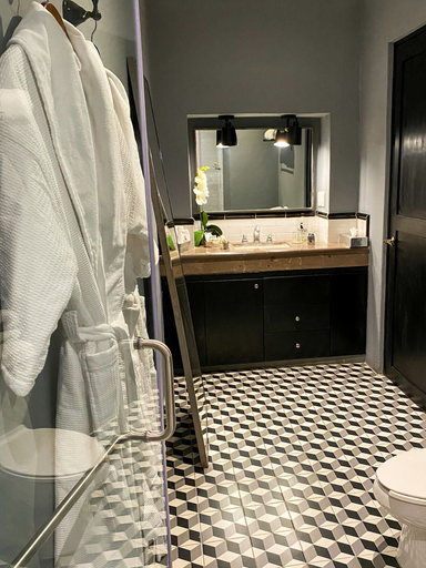 Bathroom 4, Hotel Nena, Allende