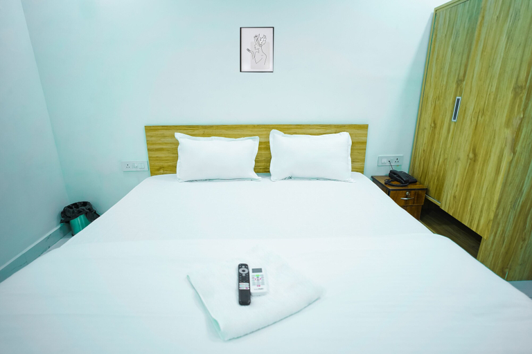 Bedroom 3, Roomshala 031 Silver Crown Sector 23, Gautam Buddha Nagar
