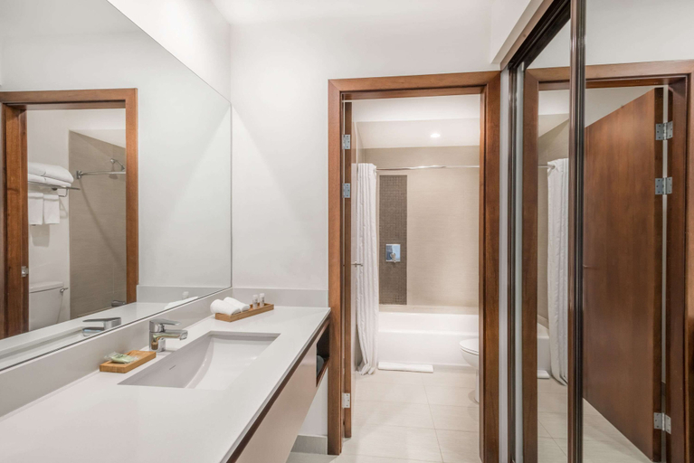 Bathroom 4, Wyndham Garden San Jose Escazu, Escazú