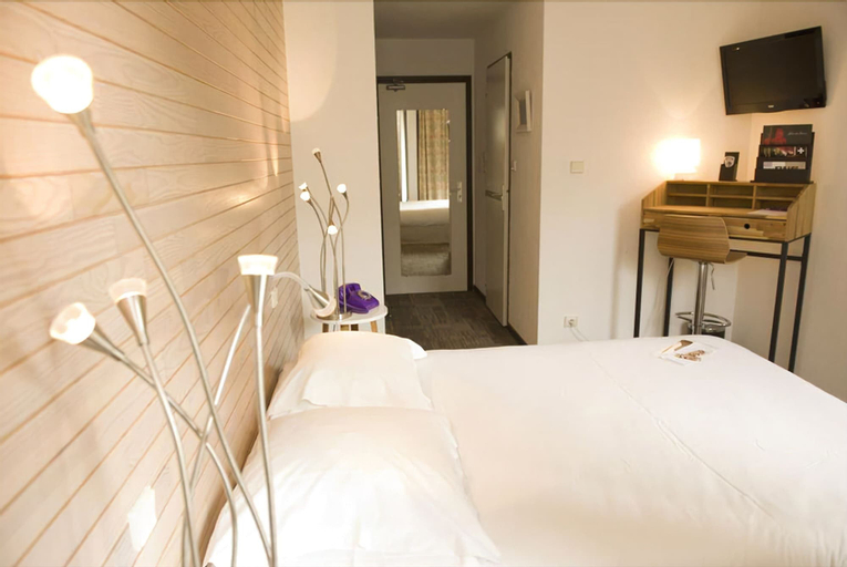 Bedroom 12