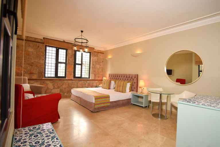 Others 3, Modern Flat near Hadrian’s Gate -BAS, Antalya
