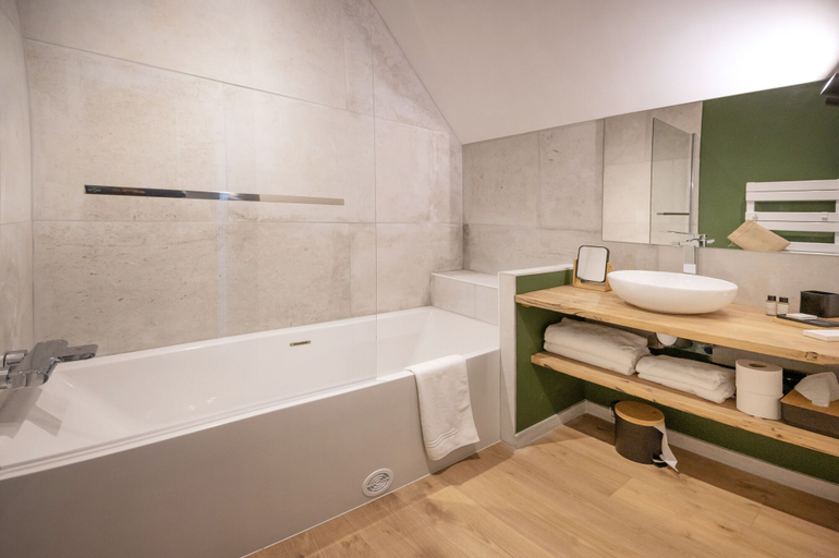 Bathroom 4, Logis Hotel le Fiacre, Somme