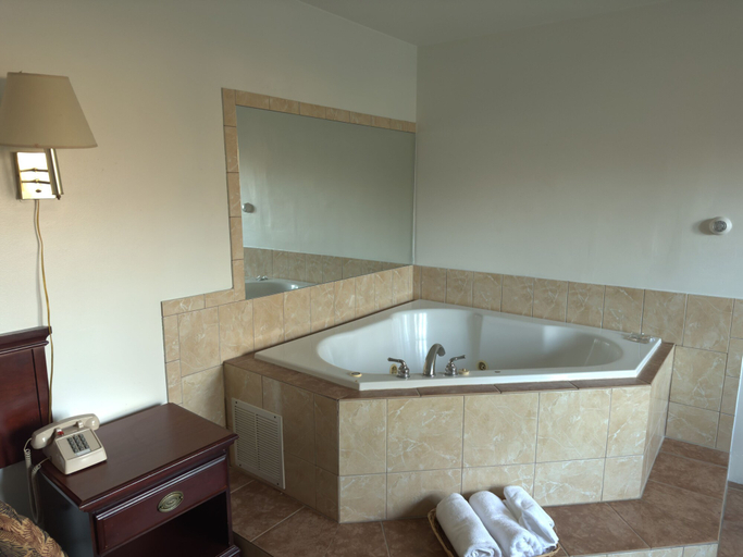 Bathroom, LA VILLA MOTEL, Lake