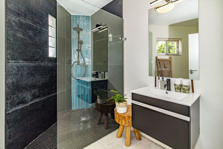 Bathroom 5, Morgen Guest House, City of Cape Town