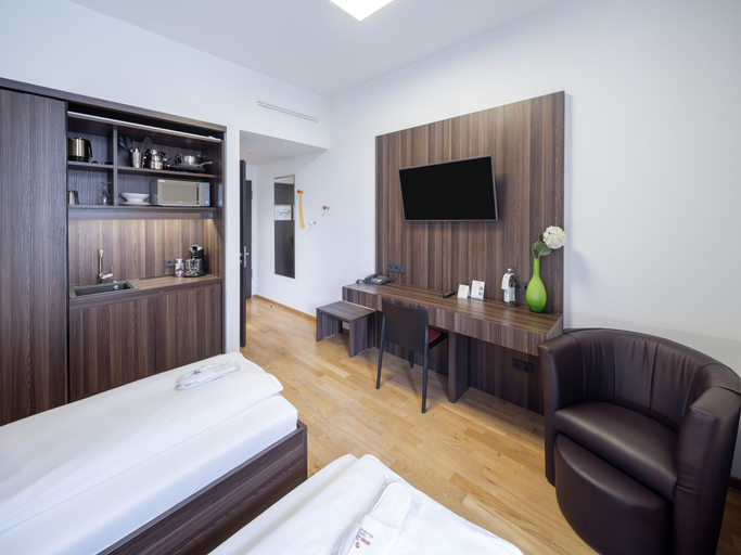 Bedroom 3, sevenDays Hotel BoardingHouse, Heidelberg